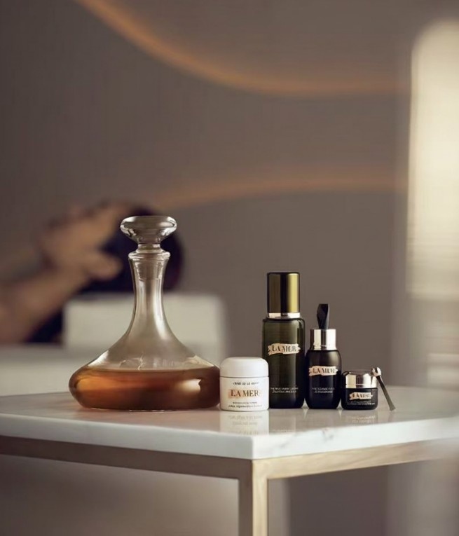 LA MER The Revitalizing Hydration Facial at Healing Lotus Skin Spa in Dallas